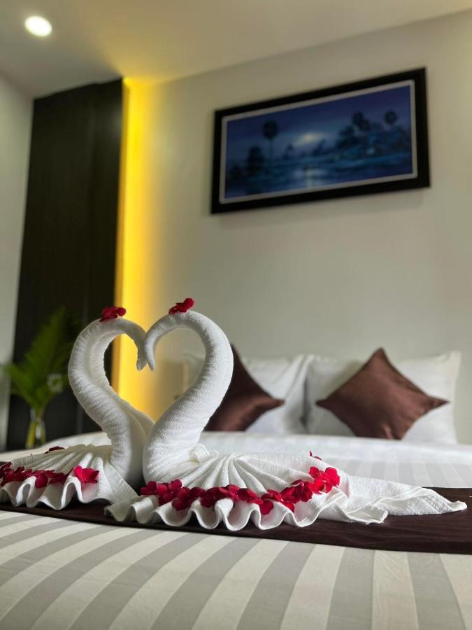 The Moon Kampot Boutique Hotel Exterior foto