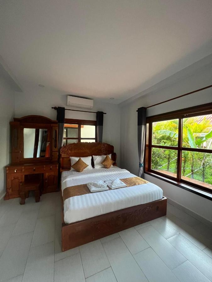 The Moon Kampot Boutique Hotel Exterior foto