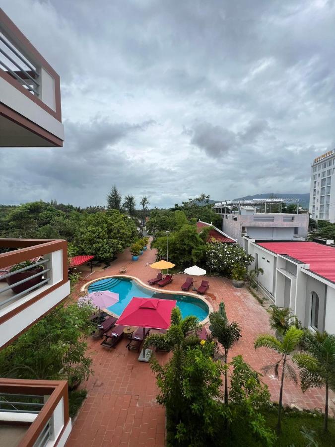The Moon Kampot Boutique Hotel Exterior foto